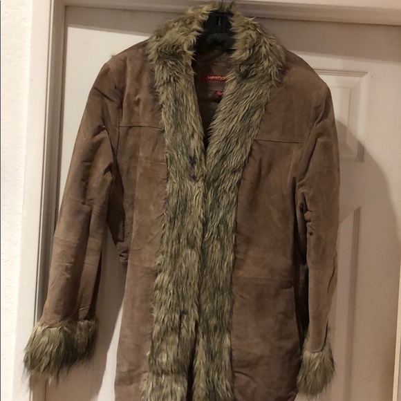 Leather coat . - Picture 2 of 8